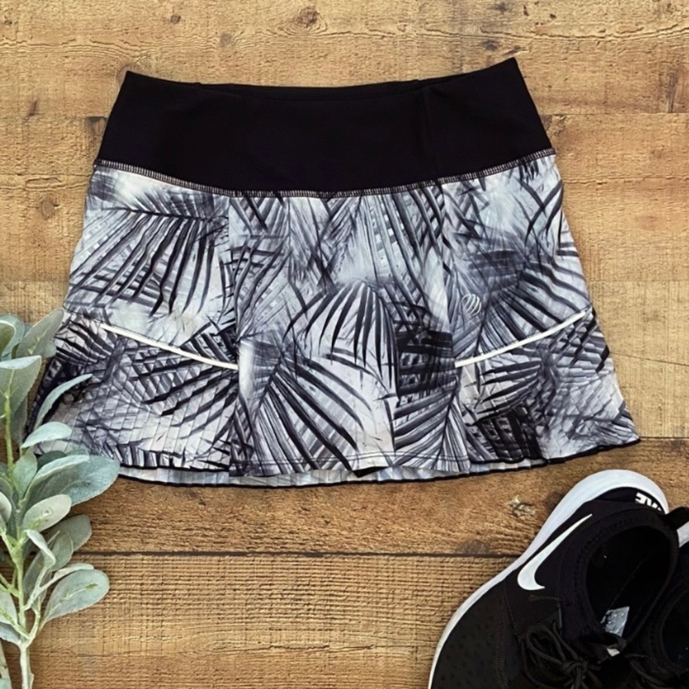 MPG PLEATED SKORT Black + Gray⭐️EXCELLENT CONDITION